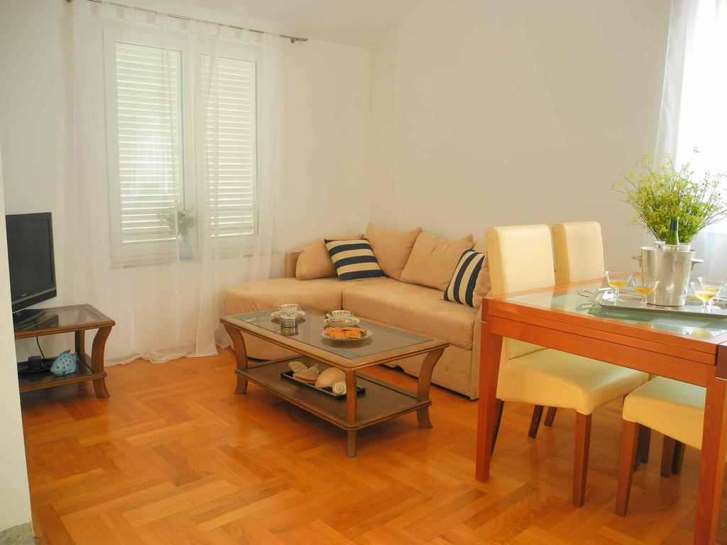 Apartments Antonela Jezera Εξωτερικό φωτογραφία