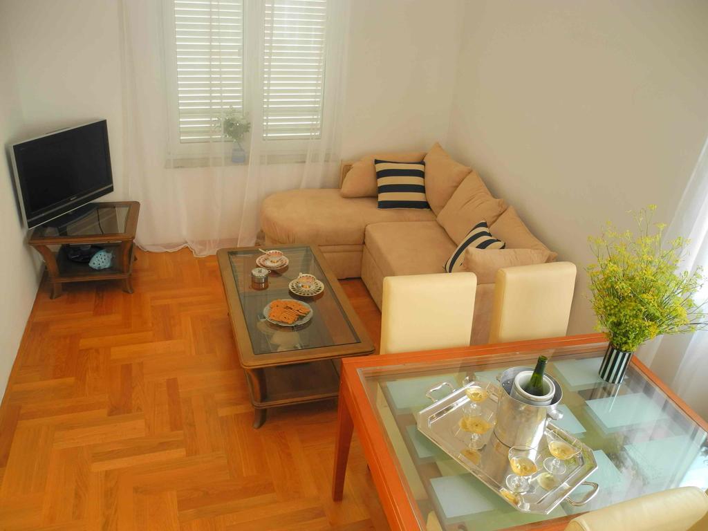 Apartments Antonela Jezera Εξωτερικό φωτογραφία